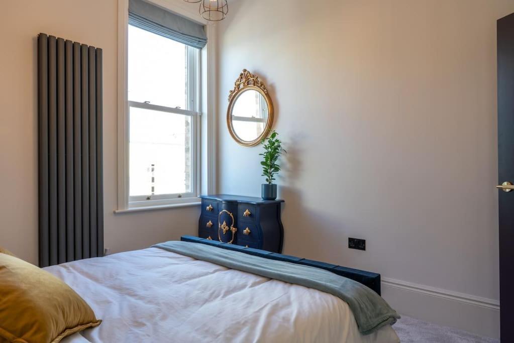 Stylish Beachfront Apartment, Sweeping Ocean Views And Luxury Touches Herne Bay Ngoại thất bức ảnh