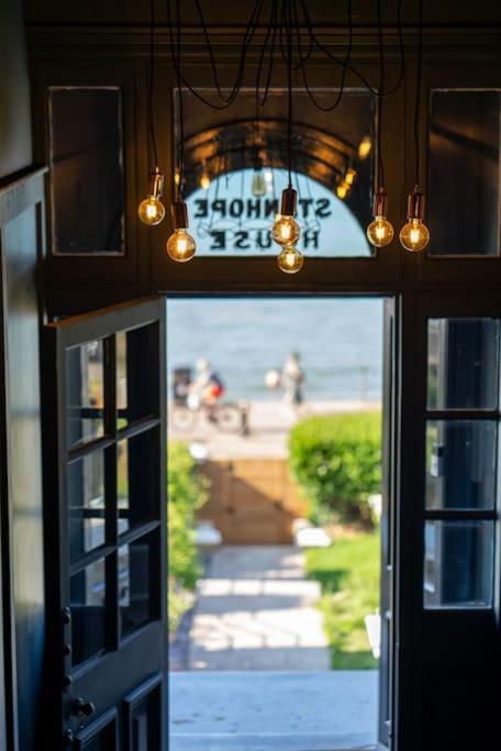 Stylish Beachfront Apartment, Sweeping Ocean Views And Luxury Touches Herne Bay Ngoại thất bức ảnh